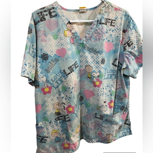 Peanuts Scrub Top  Nurses Top 2 large front pockets XL V Neck - Picture 1 of 9